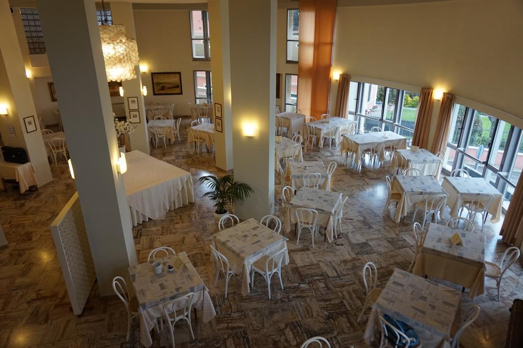 Hotel Palace Senigallia Exterior photo