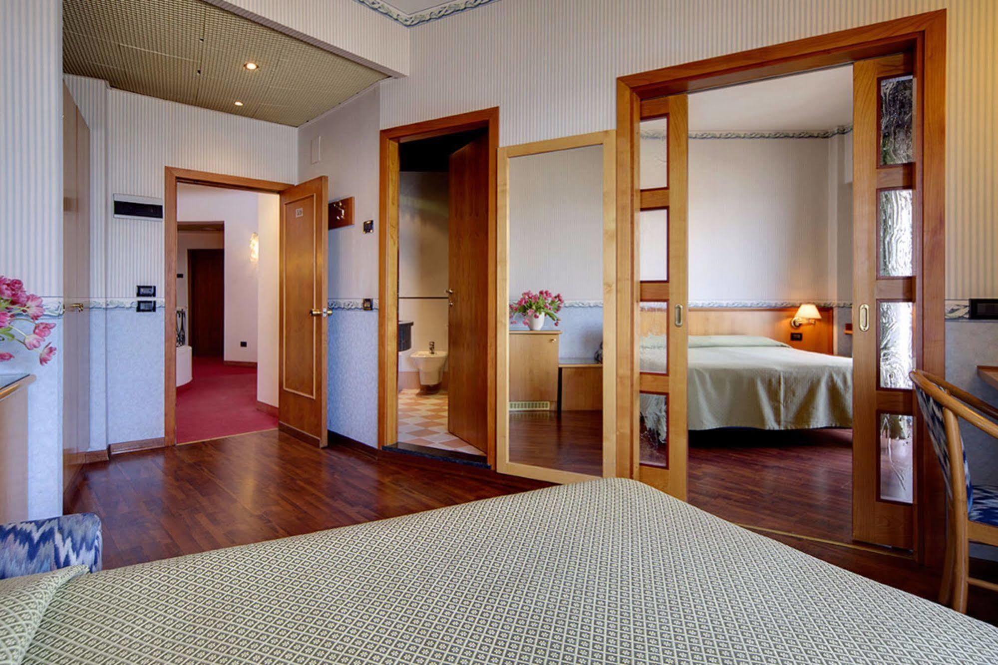 Hotel Palace Senigallia Exterior photo